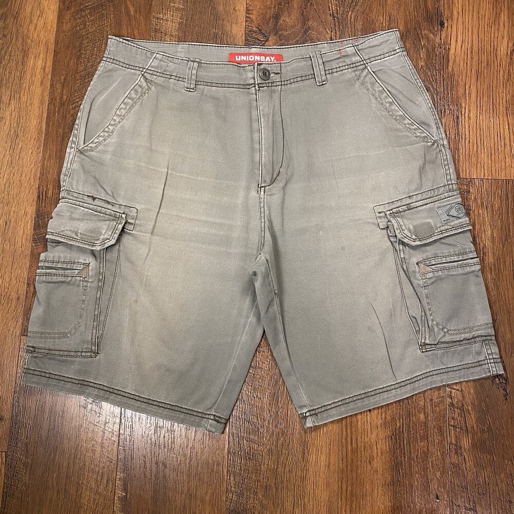 Union Bay Cargo Shorts Green Relaxed Fit Mens Size 36 Pockets Baggy